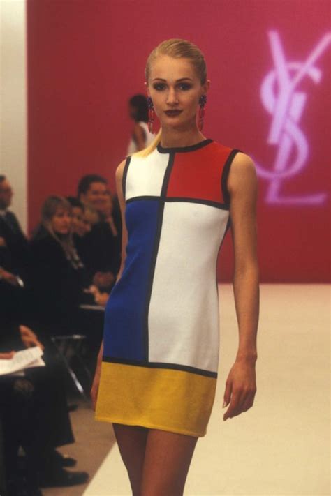 robe yves saint laurent carreaux